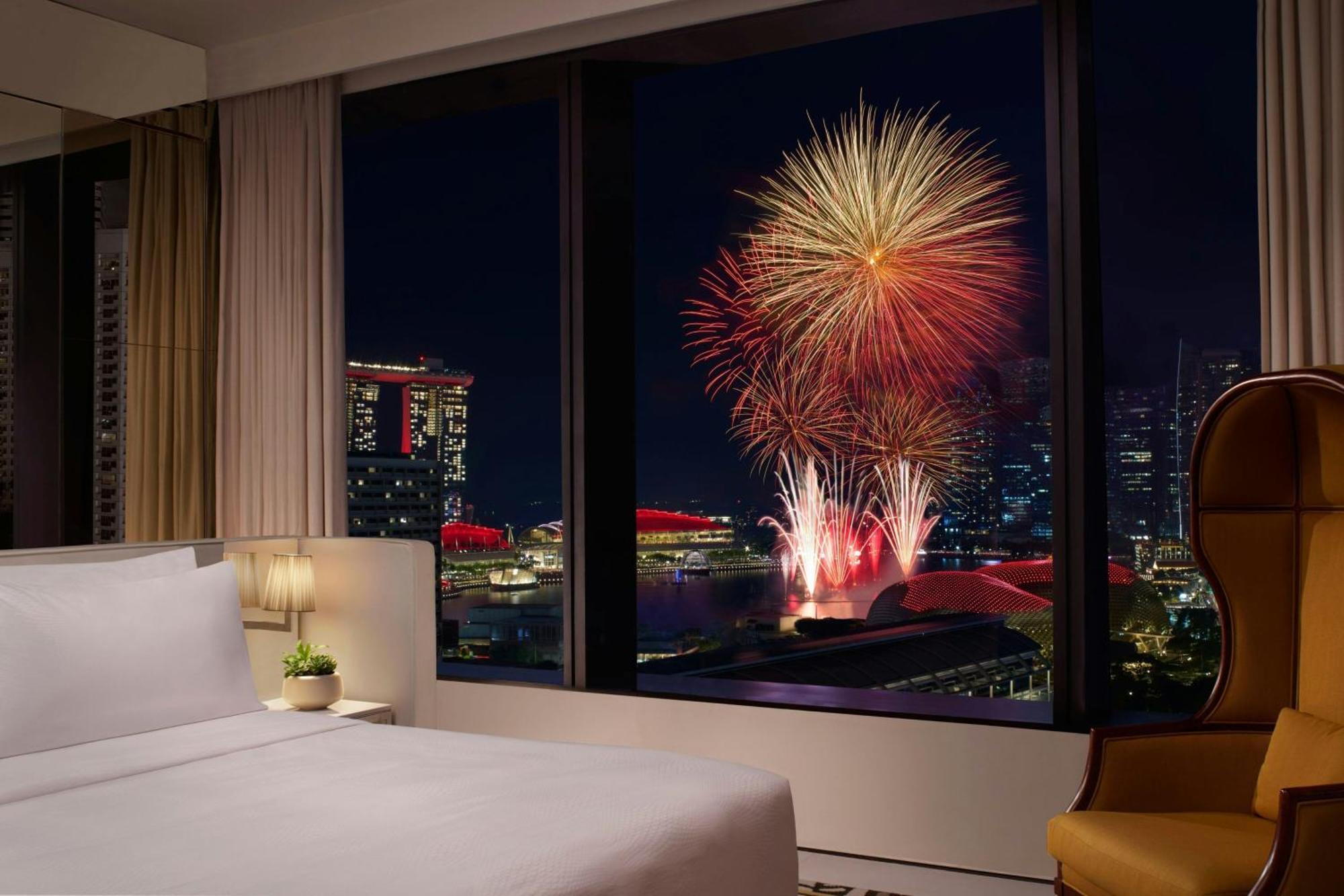 Premier Guest Room 1 King Marina Bay View